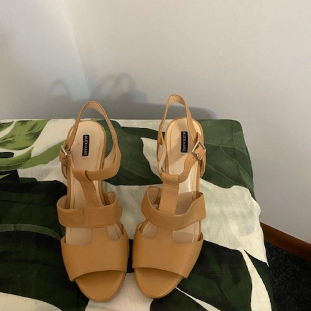 Alex Marie Camel Sandals, size 11